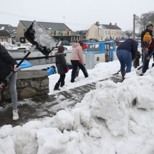 Single laneway > 100 feet